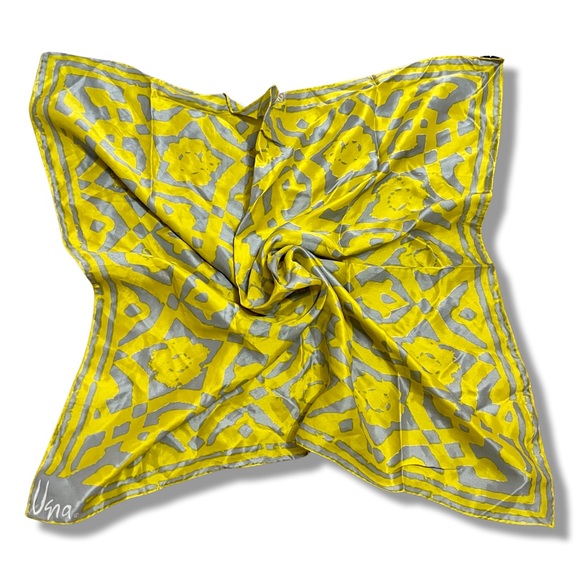 VINTAGE 1960’s VERA NEUMANN Silk Rayon Mandala Scarf - Picture 4 of 11